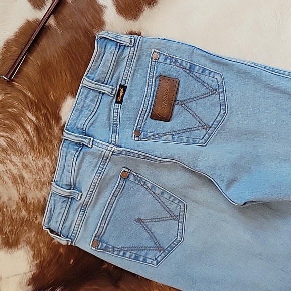 Wrangler Light Blue Flare Bell Bottom Jeans - Picture 7 of 7